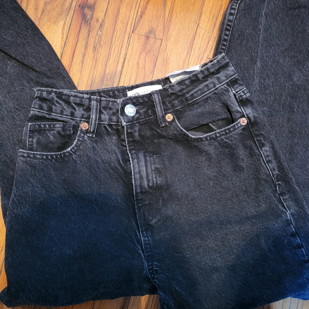 ZARA Mom Fit Jeans Size 26